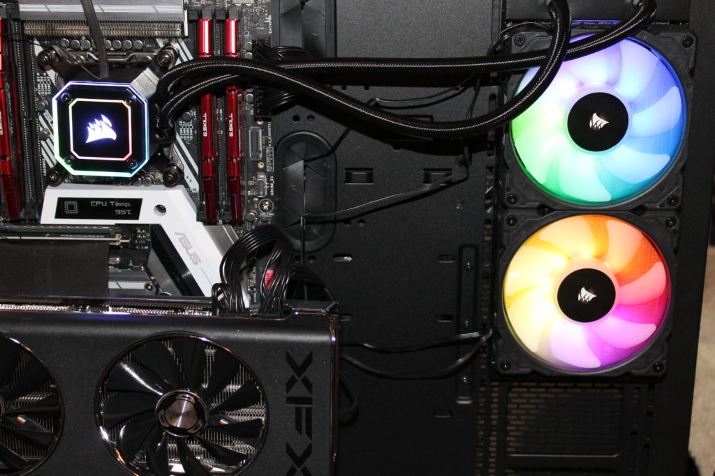 Corsair iCUE H100i ELITE CAPELLIX Running on Test Bench