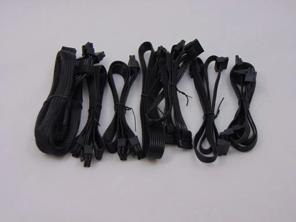 Fractal Design ION+ 560P Cables Included