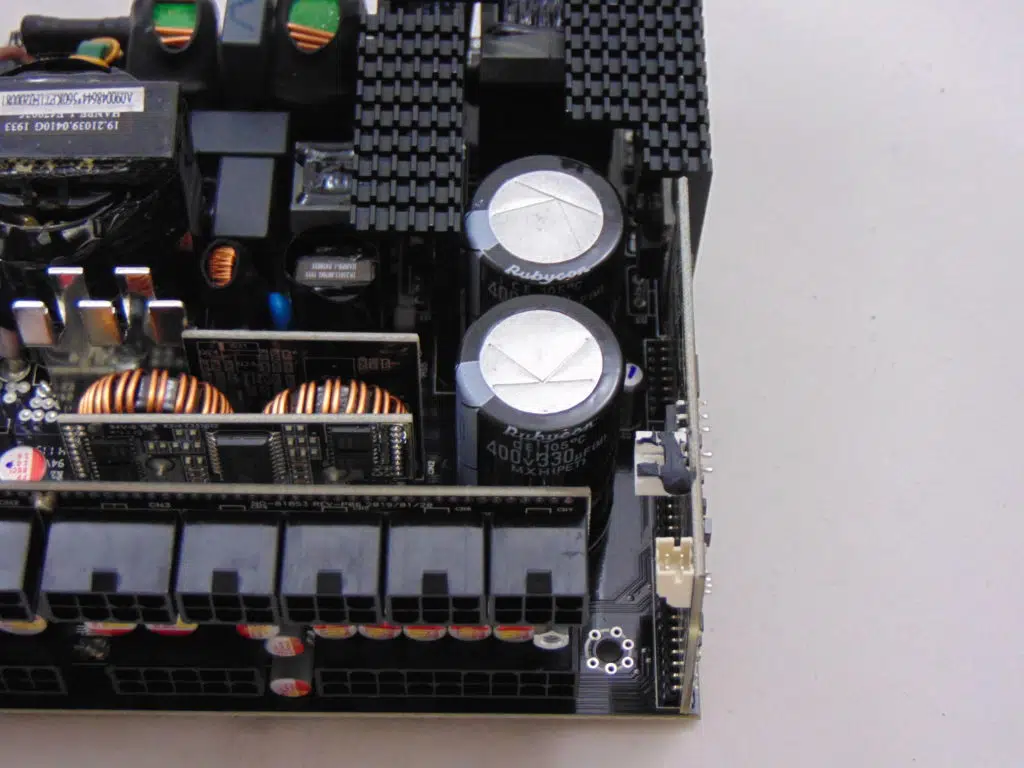 Fractal Design ION+ 560P Internal back view