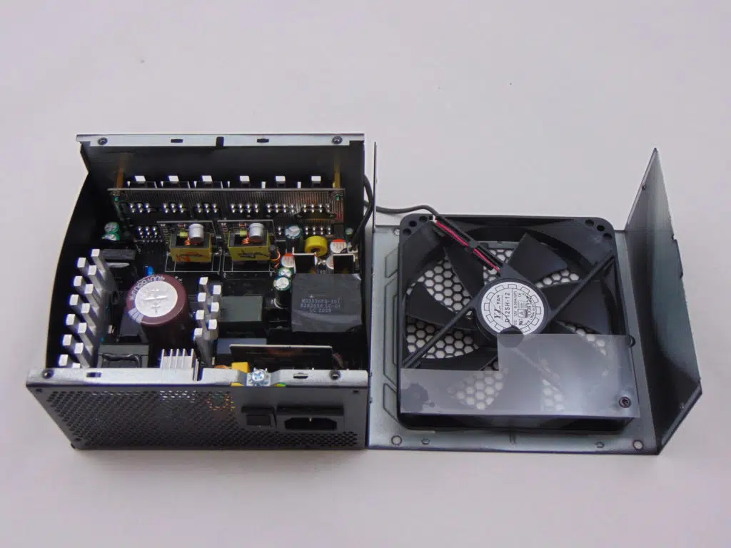 GIGABYTE P750GM 750W Power Supply Opened Up Inside