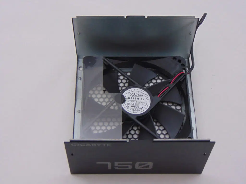 GIGABYTE P750GM 750W Power Supply Inside Fan