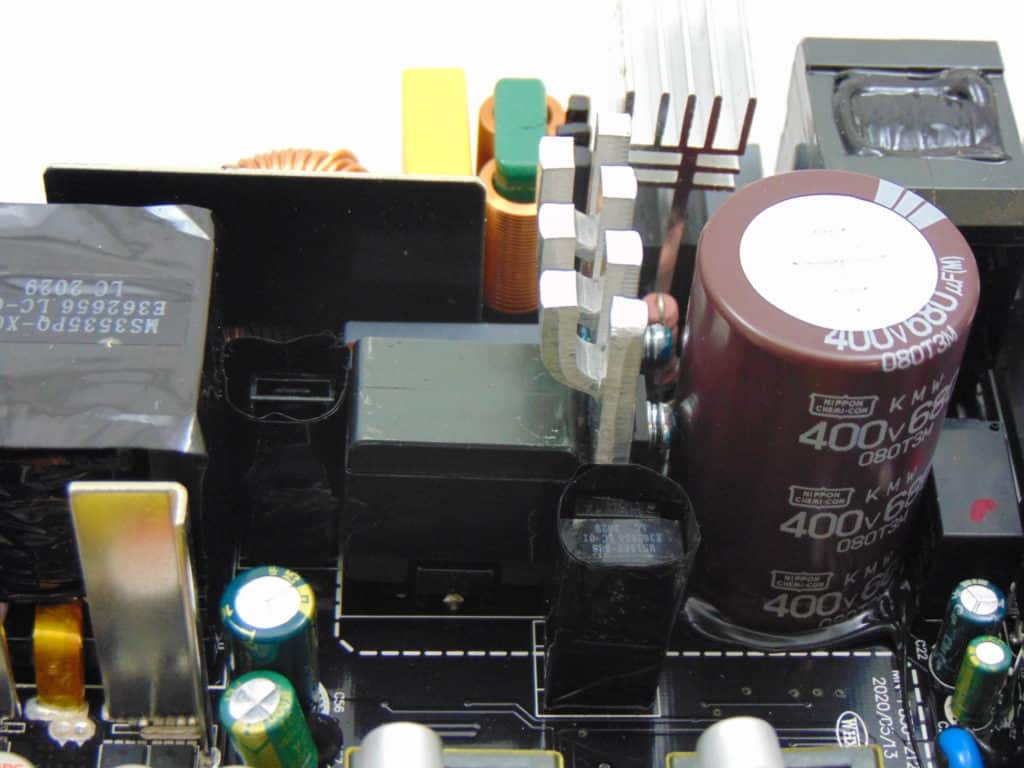 GIGABYTE P750GM 750W Power Supply Closeup of Capacitors