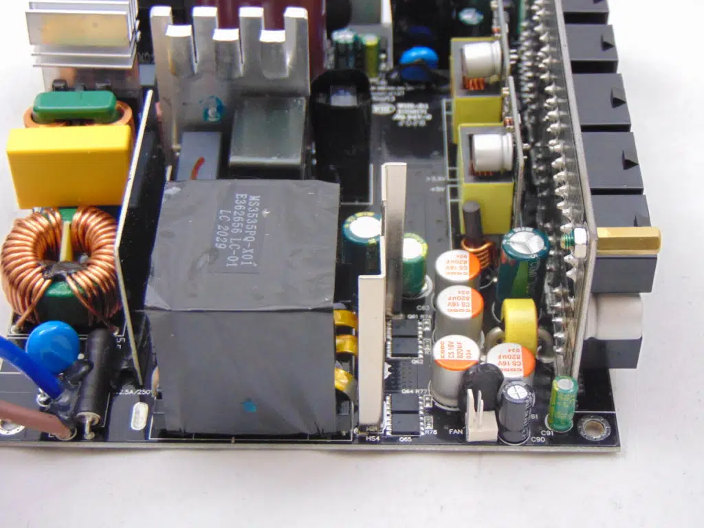 GIGABYTE P750GM 750W Power Supply Closeup of Inside