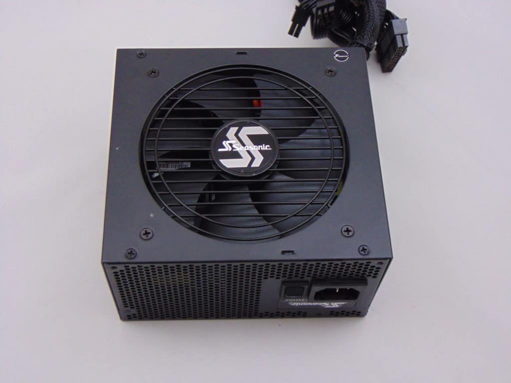 Seasonic FOCUS GM-650 650W Power Supply Top View with Fan