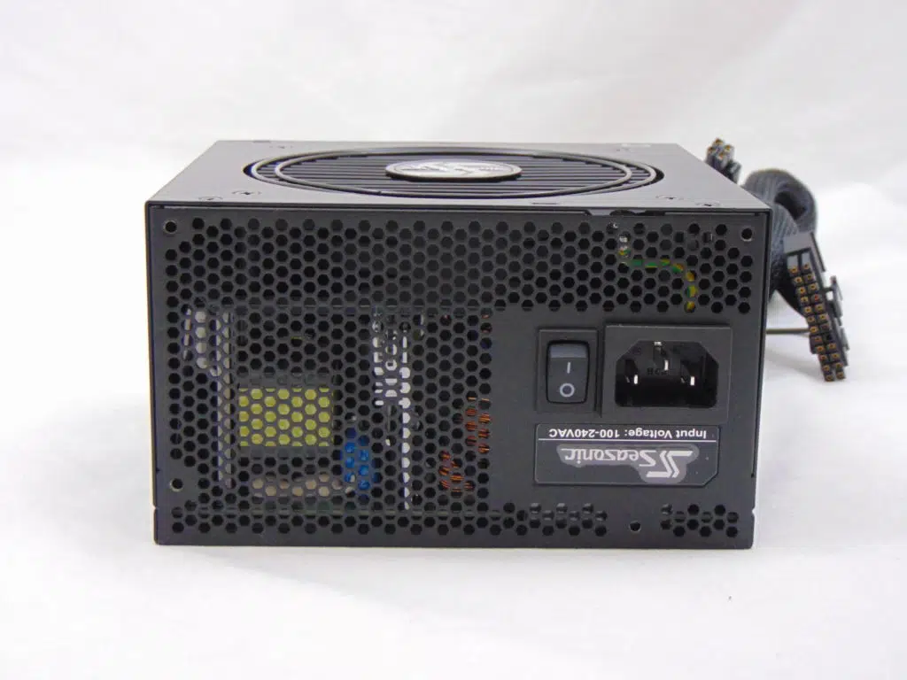 Seasonic FOCUS GM-650 650W Power Supply Back View
