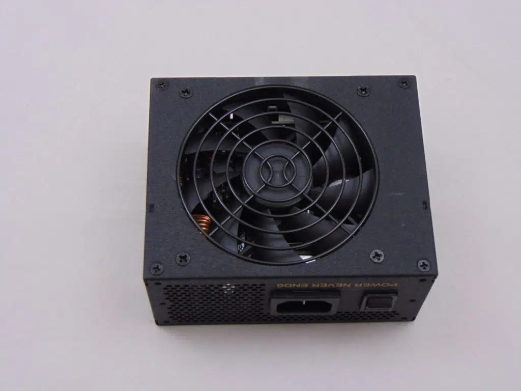 FSP DAGGER PRO 550W SFX Power Supply fan