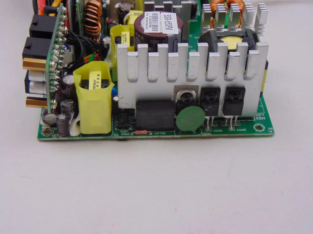 Seasonic FOCUS GM-650 650W Power Supply Inside Components Up Close