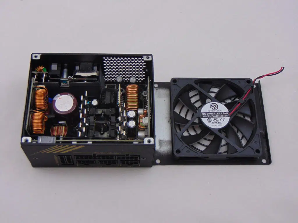 FSP DAGGER PRO 550W SFX Power Supply open