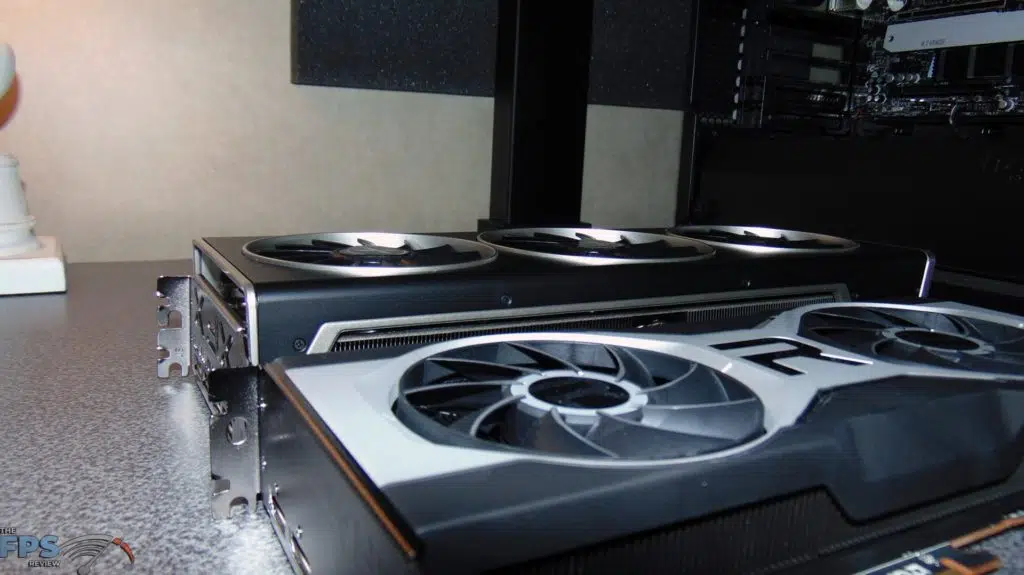XFX SPEEDSTER MERC 319 BLACK AMD Radeon RX 6700 XT and AMD Radeon RX 6700 XT thickness comparison