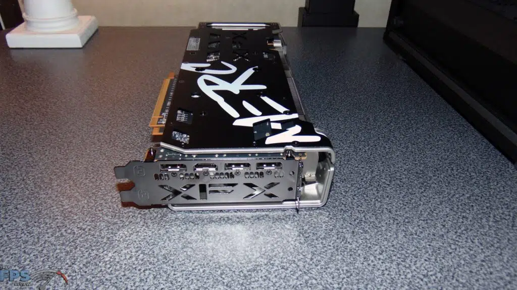 XFX SPEEDSTER MERC 319 BLACK AMD Radeon RX 6700 XT i/o display outputs