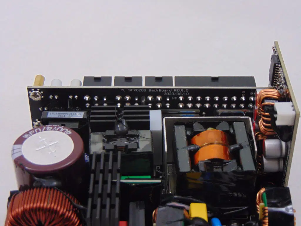 Lian Li SP750 Power Supply Connectors