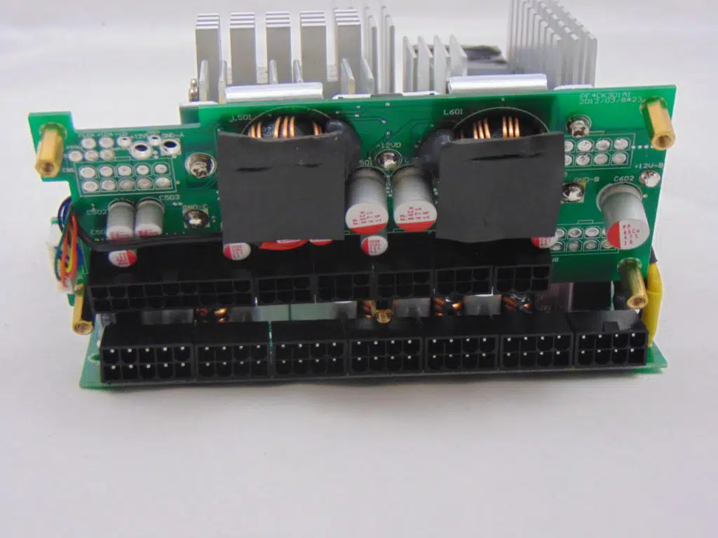 SilverStone NJ700 700W Fanless Power Supply capacitors