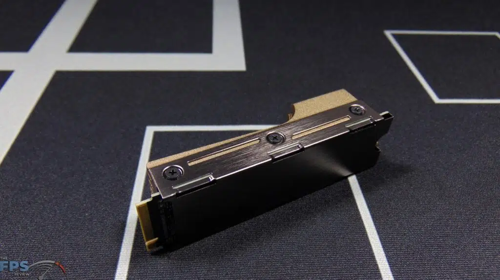 MSI SPATIUM M480 2TB HS PCIe 4.0 Gen4 NVMe SSD and Heatsink Side View
