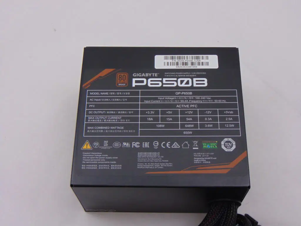 GIGABYTE P650B 650W Power Supply Top View