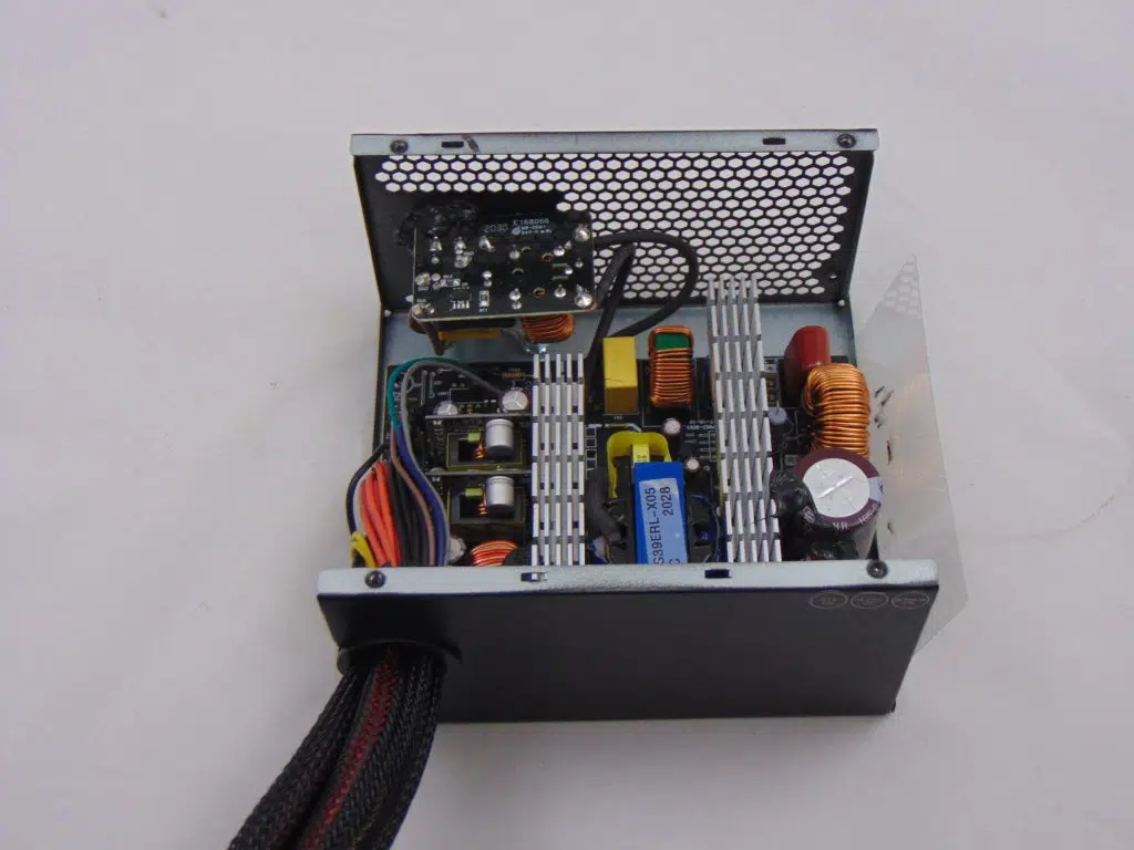 GIGABYTE P650B 650W Power Supply Inside Components