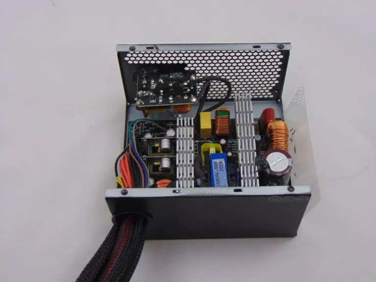 GIGABYTE P650B 650W Power Supply Review Page 3 of 7