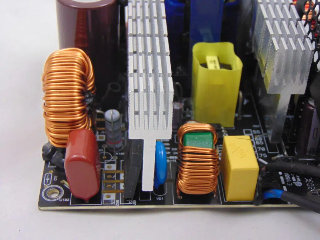 GIGABYTE P650B 650W Power Supply Components