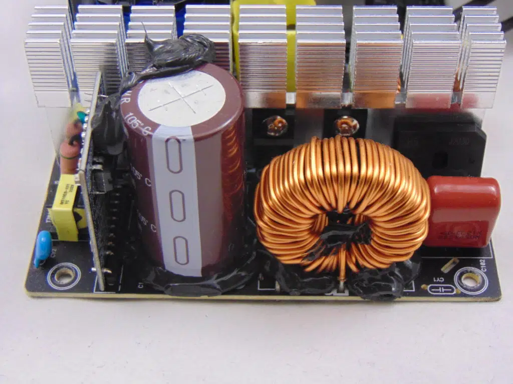 GIGABYTE P650B 650W Power Supply Components
