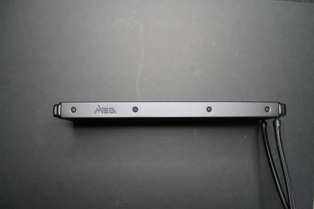 MSI MEG CORELIQUID S360 radiator top view