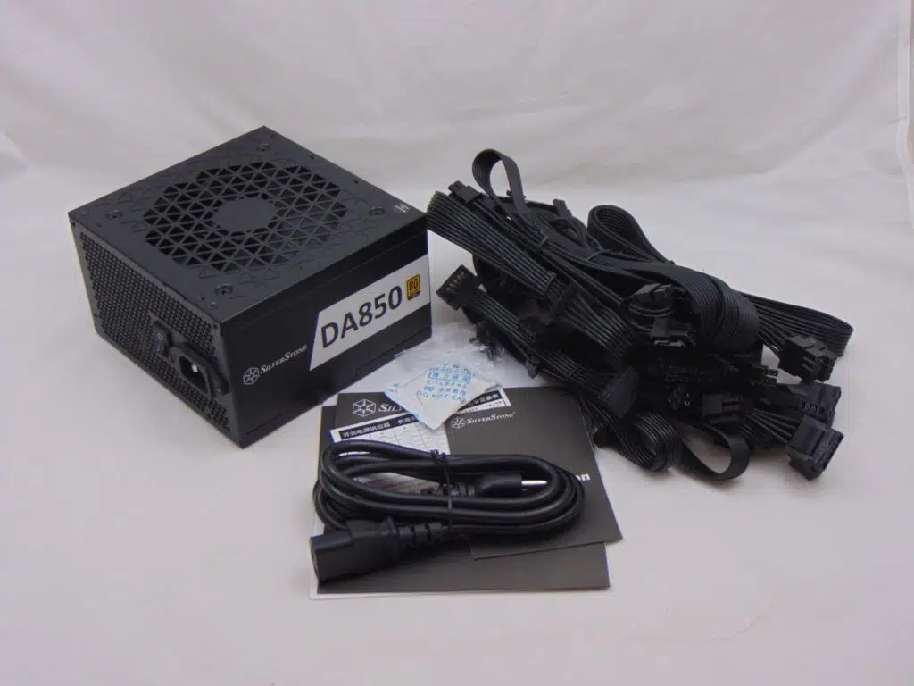 SilverStone DA850 Gold contents out of box