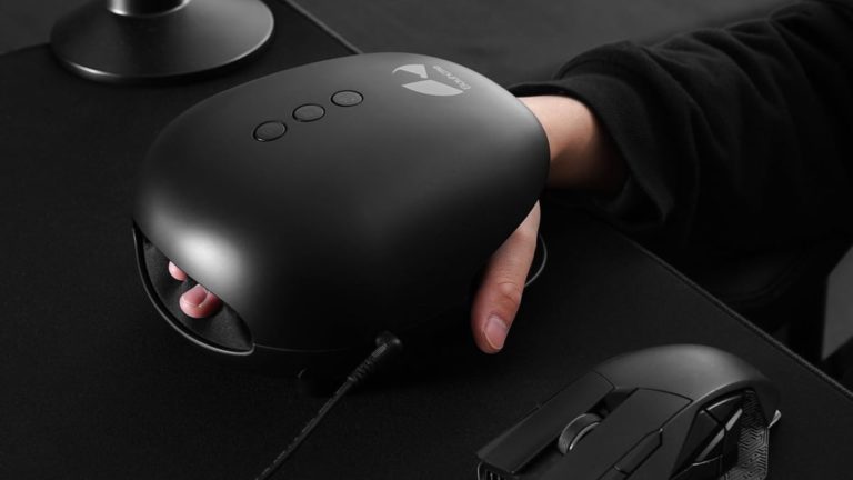 Bauhutte Develops Hand Massaging Device for PC Gamers