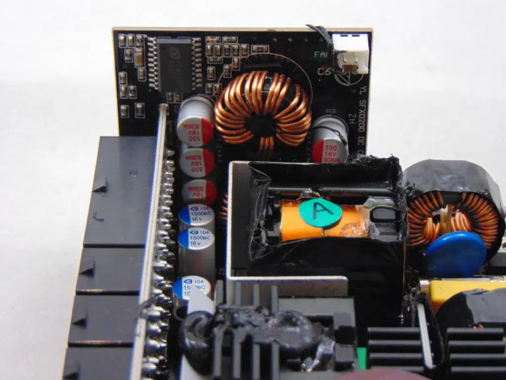 1STPLAYER SFX 750W Platinum secondary side