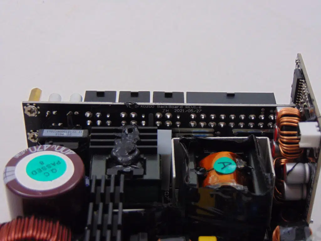 1STPLAYER SFX 750W Platinum modular PCB rear