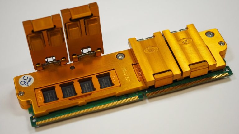 Tool Allows DRAM Chips on Memory Sticks to Be Replaced