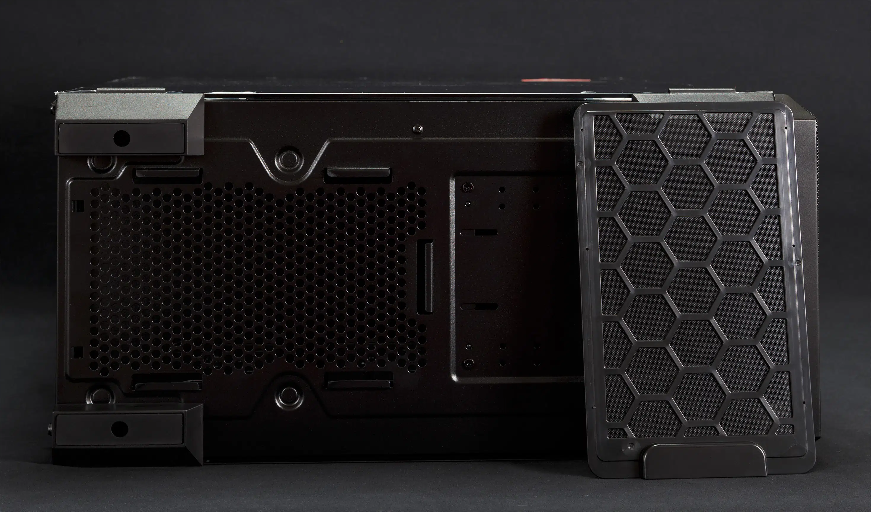 ADATA XPG Defender bottom empty