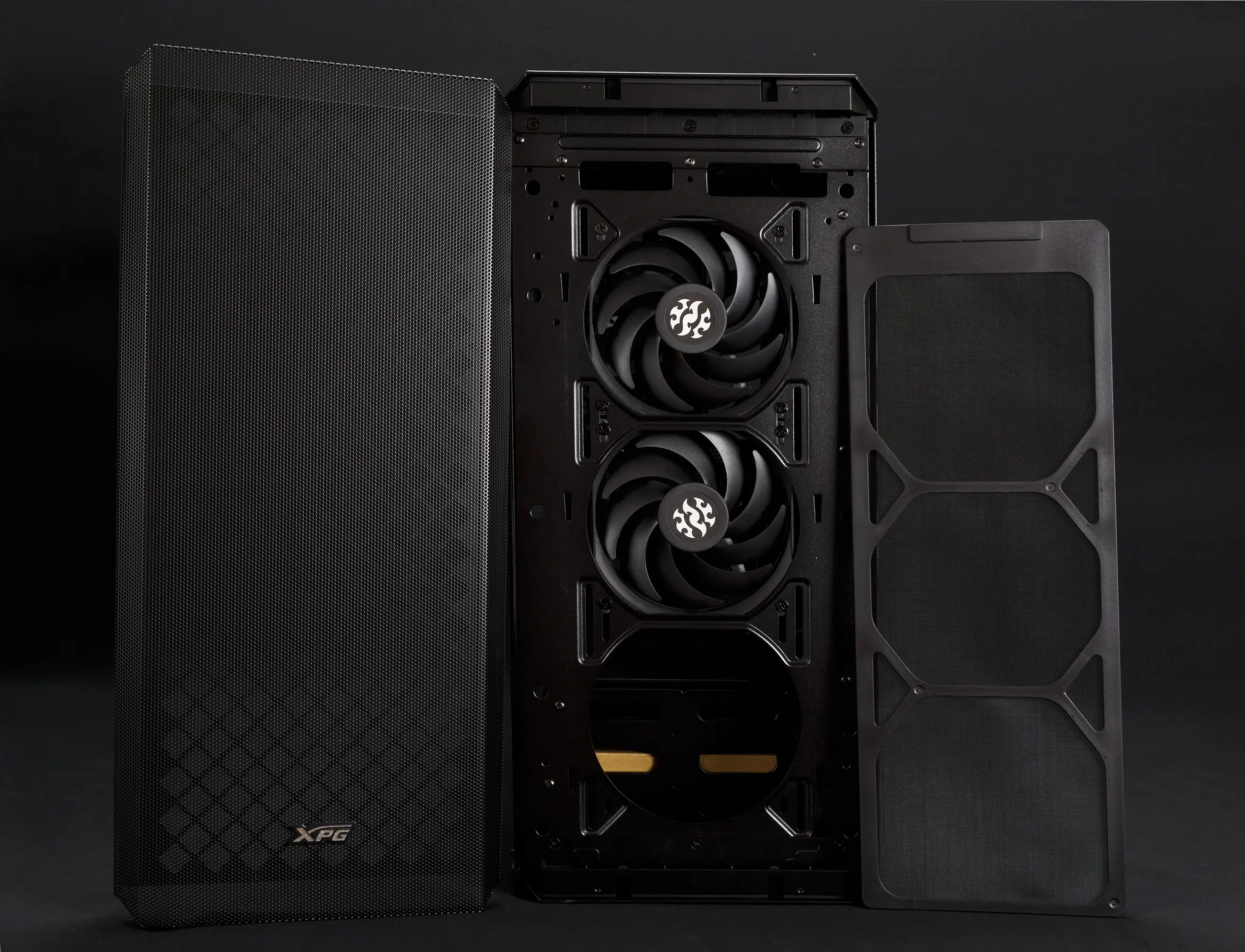 ADATA XPG Defender front filter off