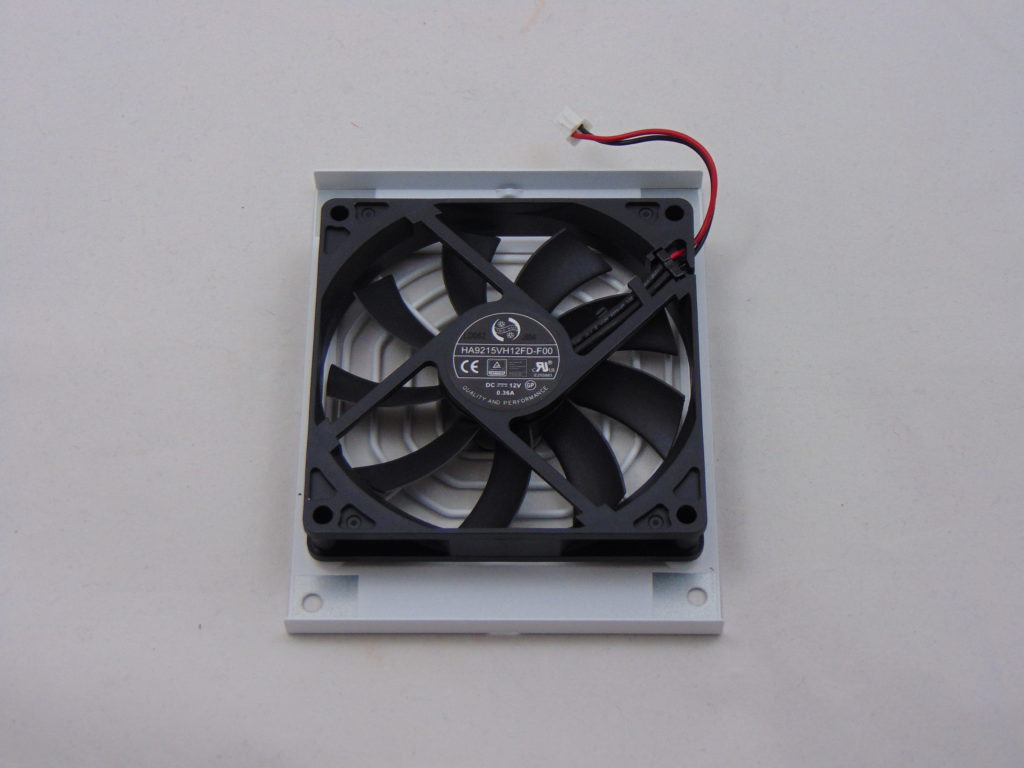 Cooler Master V850 SFX Gold WHITE Edition 850W Power Supply Closeup of Fan