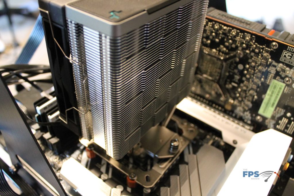 DeepCool AK400 installed in test rig showing clearance