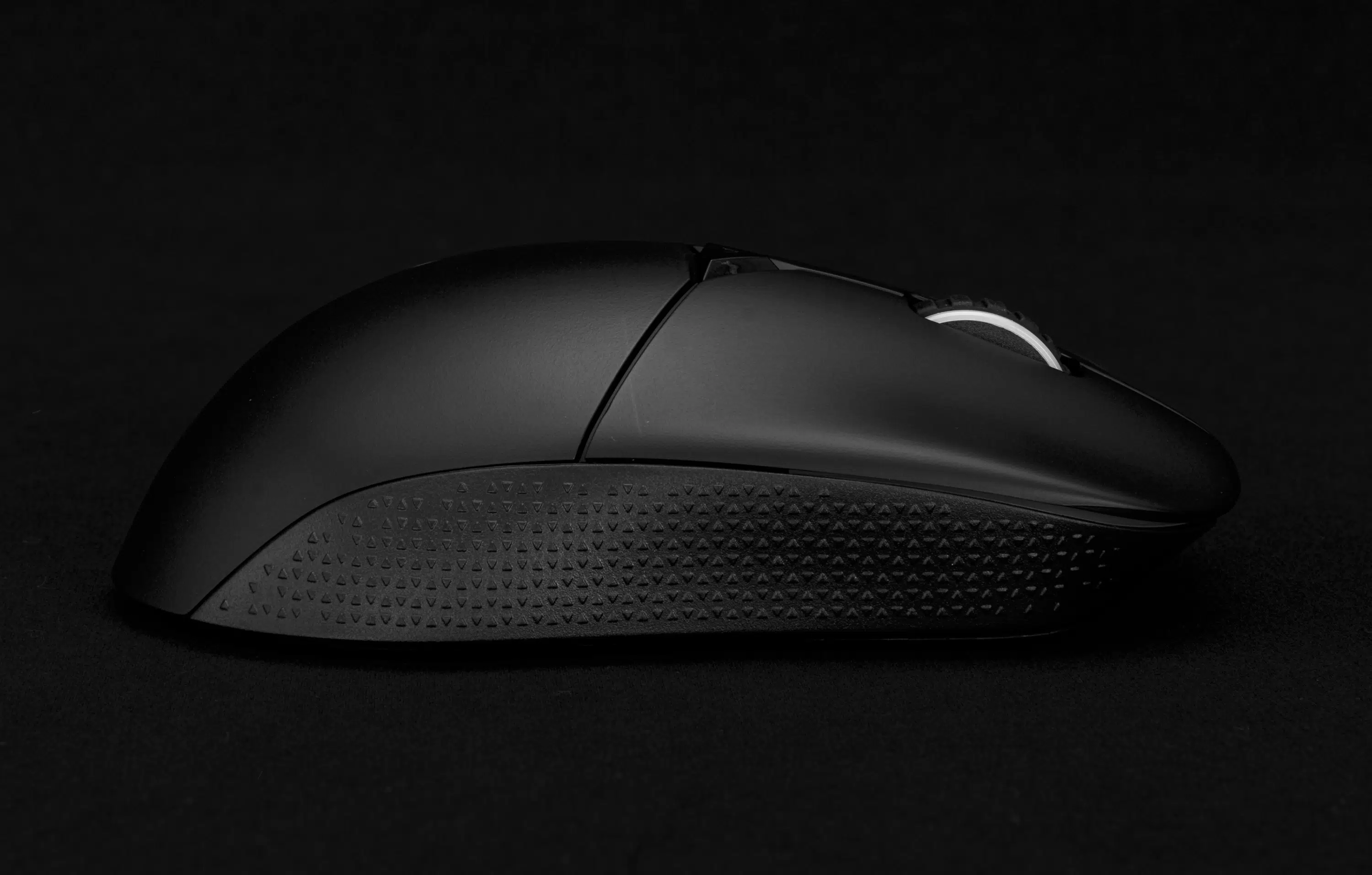 XPG ALPHA Wireless right profile