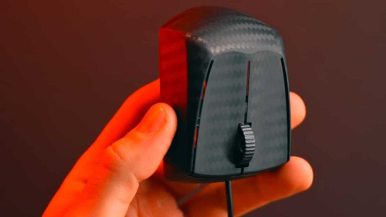 Zaunkoenig M2K: World’s Lightest Gaming Mouse Weighs Only 23 Grams with Hollow Carbon Fiber Design