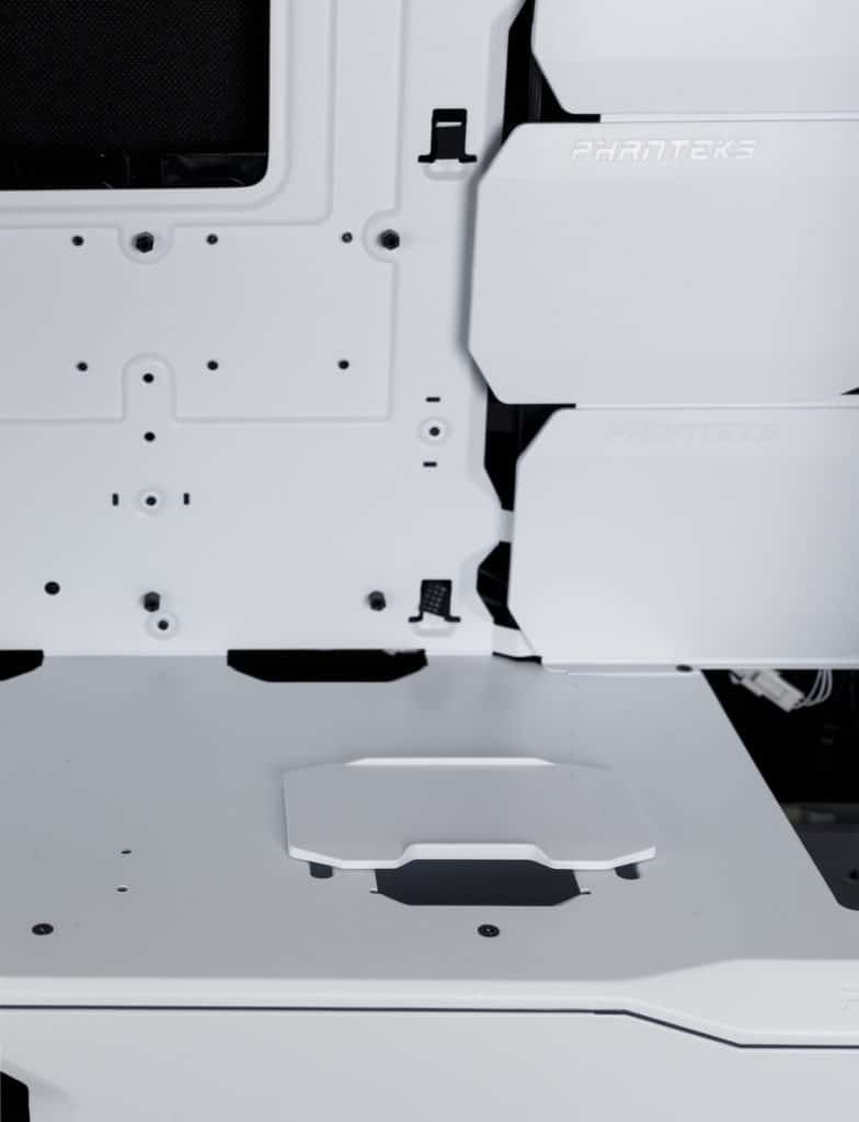 Phanteks P600s Matte White inside showing bottom adjustable panel