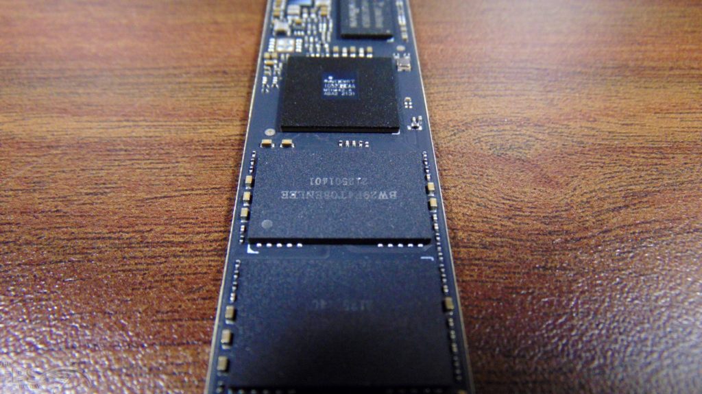 Acer Predator GM7000 2TB Gen4 x4 M.2 SSD Closeup of NAND flash on front