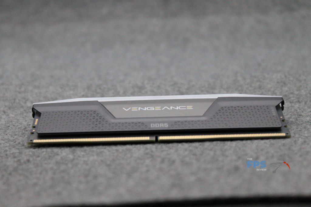 CORSAIR VENGEANCE DDR5 32GB (2x16GB) 6000MHz Memory single stick view