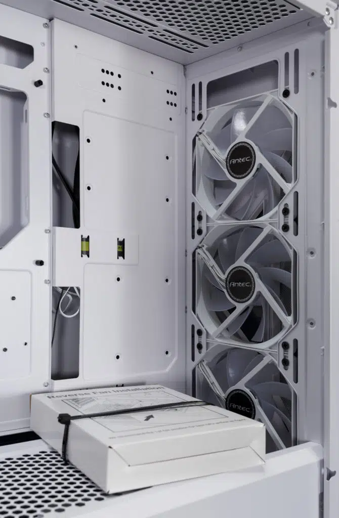 Antec DF800 FLUX White left side close on front fans