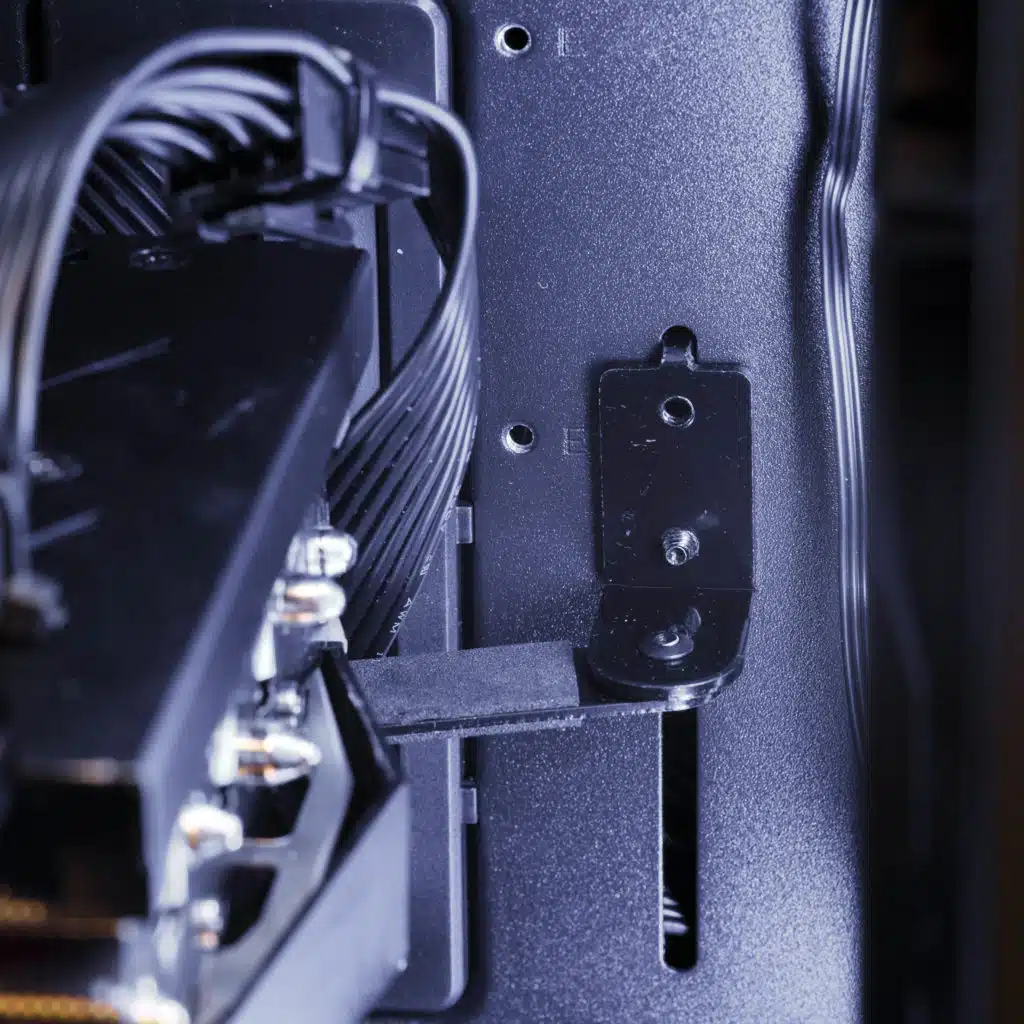 DeepCool CK560 WH Case GPU stand inside