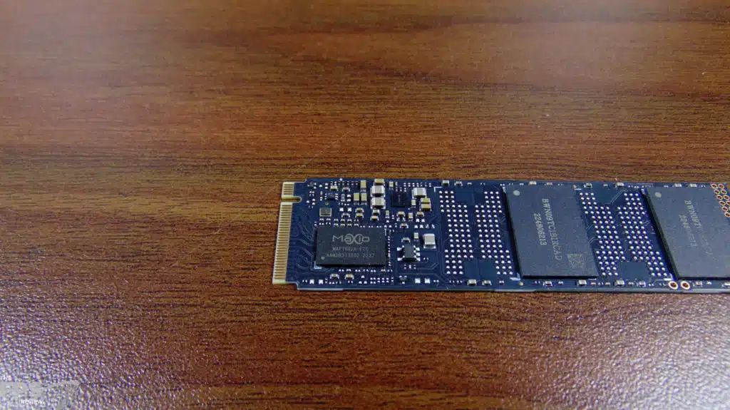 Acer Predator 1TB Gen4 x4 M.2 SSD Top View Controller