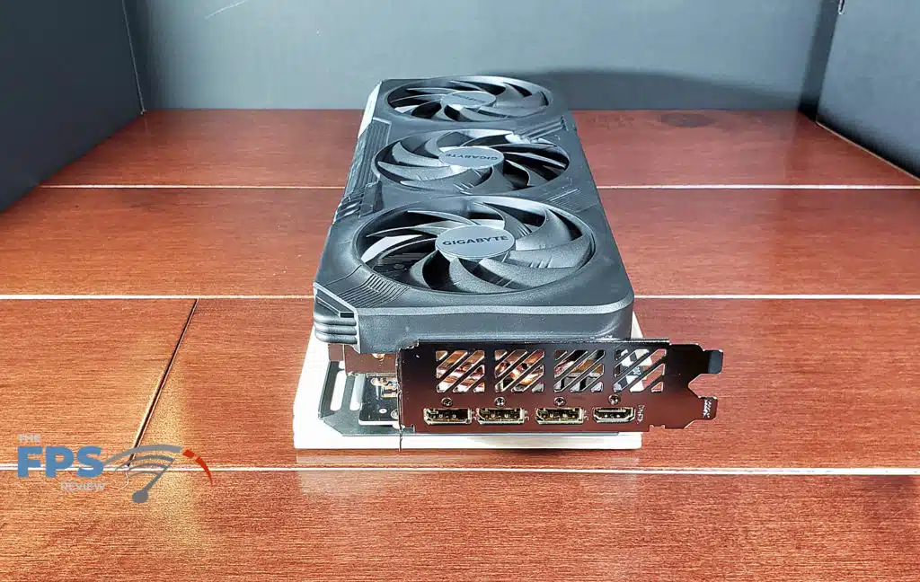 GIGABYTE GeForce RTX 4070 Ti GAMING OC: card I/O