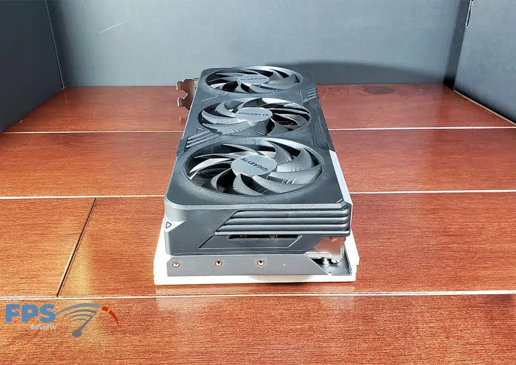 GIGABYTE GeForce RTX 4070 Ti GAMING OC: card rear