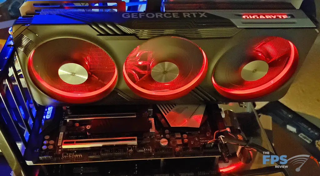 GIGABYTE GeForce RTX 4070 Ti GAMING OC: RGB-2