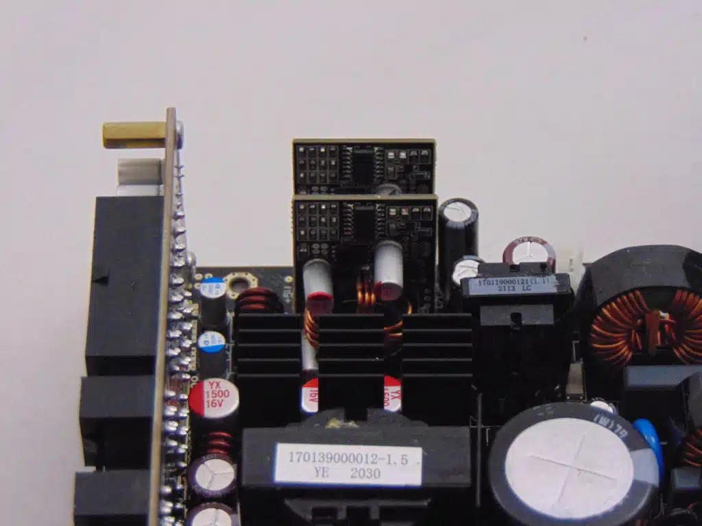 STEAMPUNK 850W DC-DC VRM