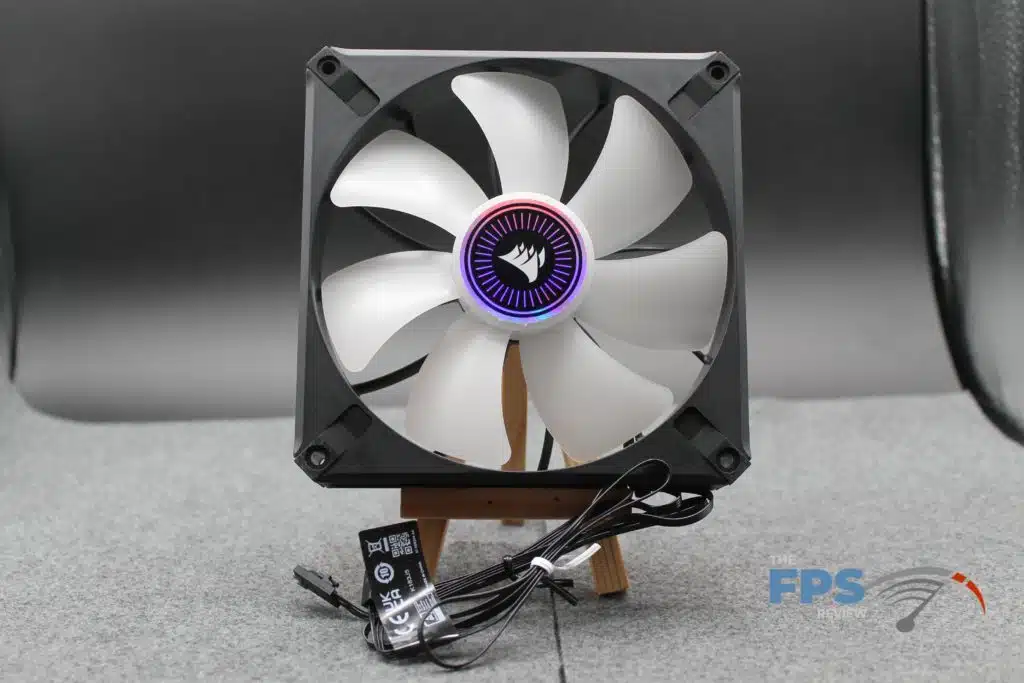 CORSAIR H170i ELITE LCD's fan front view