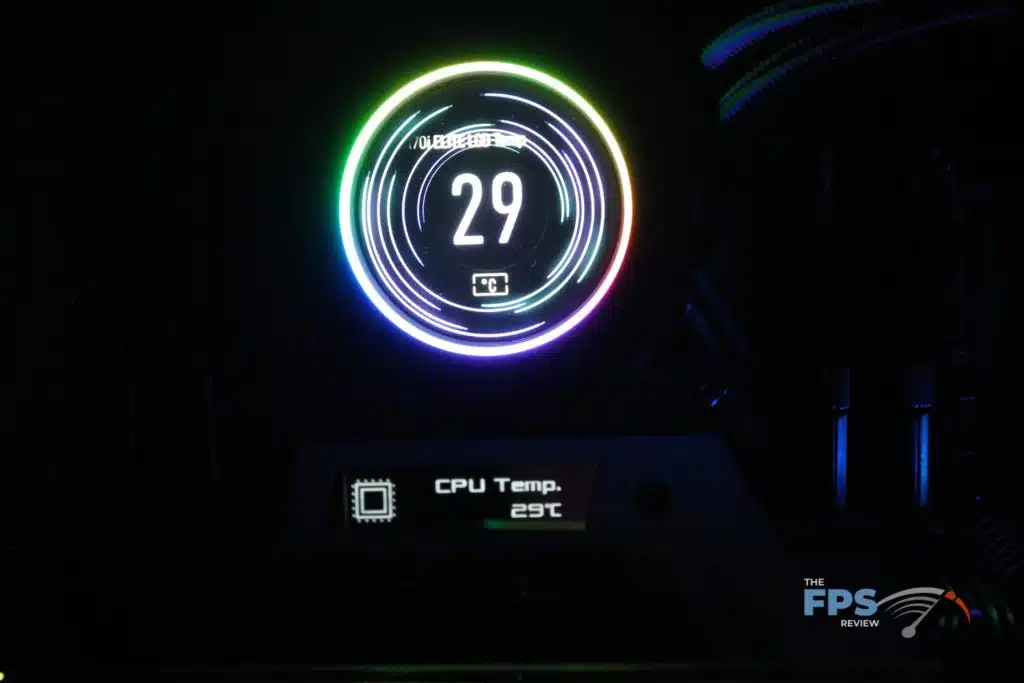 CORSAIR H170i ELITE LCD showing system temperature