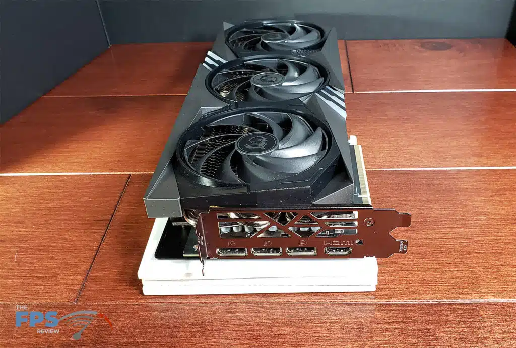 MSI GeForce RTX 4070 GMING X Trio 12G : card, I/O plate