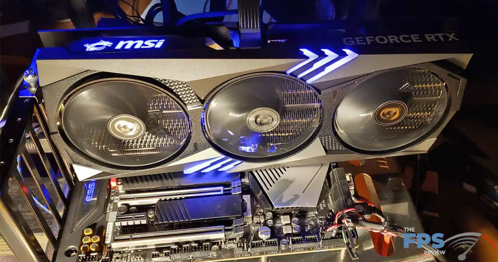 MSI GeForce RTX 4070 GMING X Trio 12G : card RGB 3