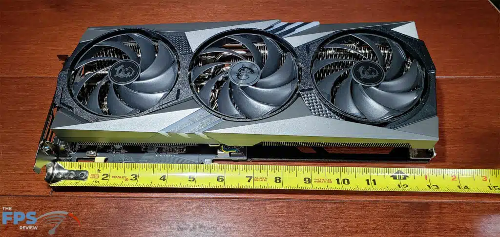 MSI GeForce RTX 4070 GMING X Trio 12G : card, measurement