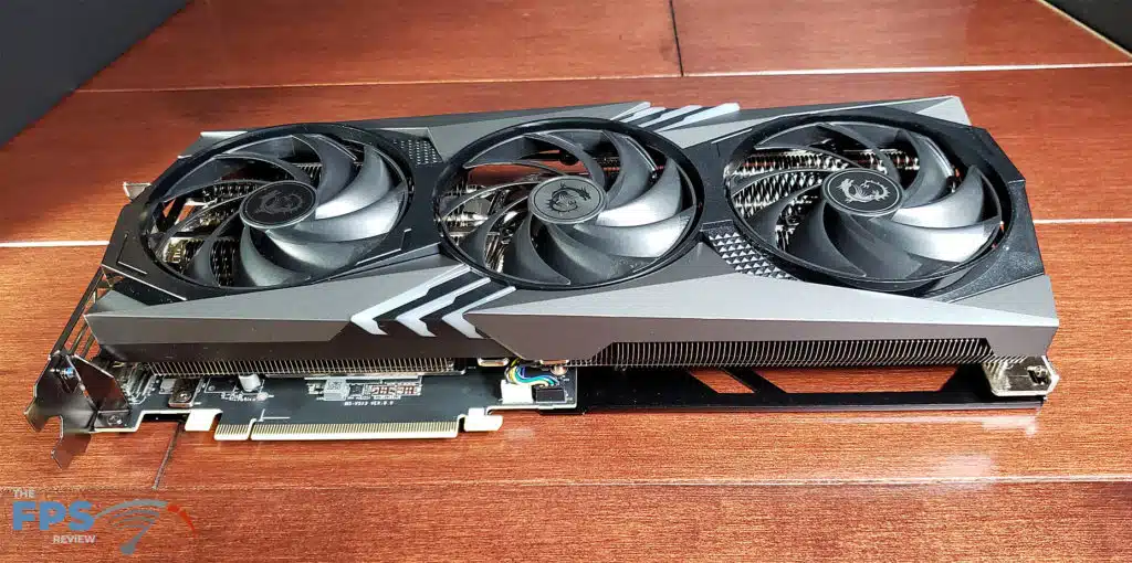MSI GeForce RTX 4070 GMING X Trio 12G : card, top inside fan detail